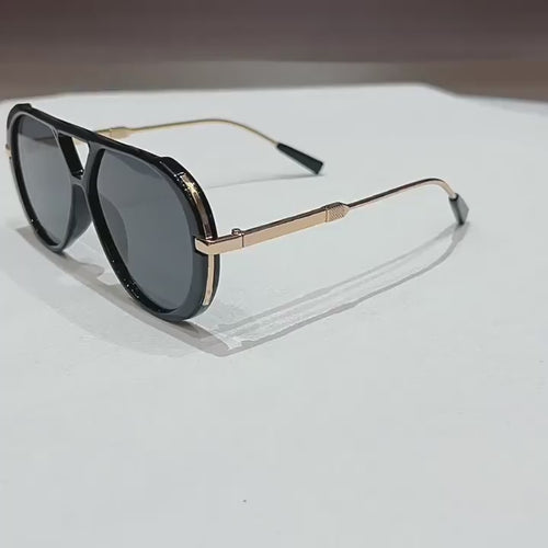 Product video — women's round double-bridge fashion glasses